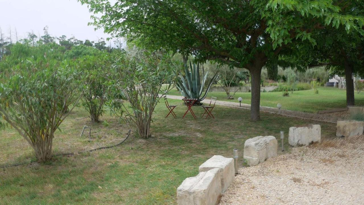 Mas Maurane - Le Bougainvillier Aux Portes D'Arles Apartment Tarascon Exterior foto